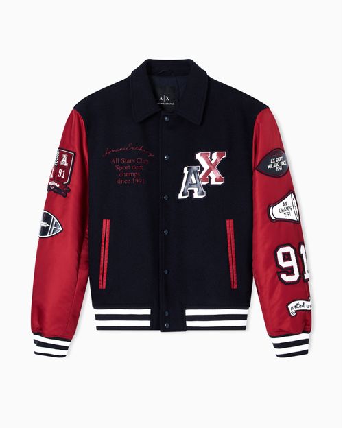 Chamarra bomber universitaria con parche