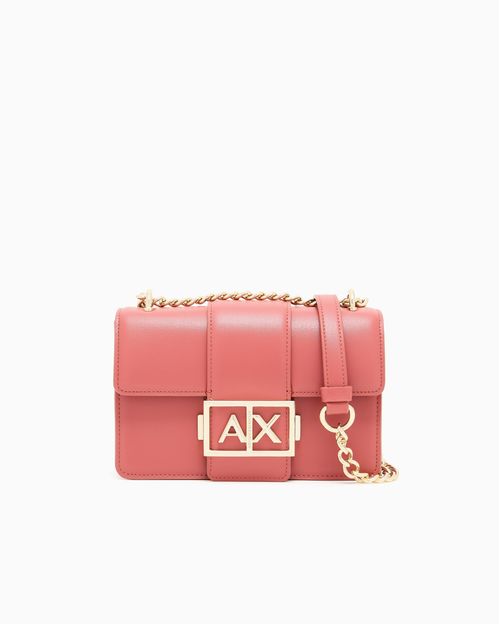 Bolso de hombro con logo metálico