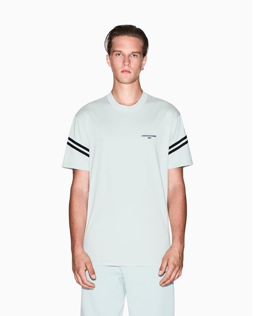 Playera corte regular con ribete en contraste