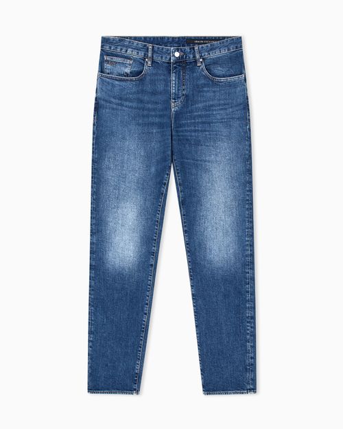 Jeans corte slim elásticos