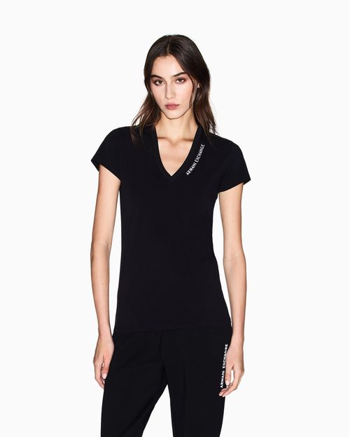 Playera slim corte con logo