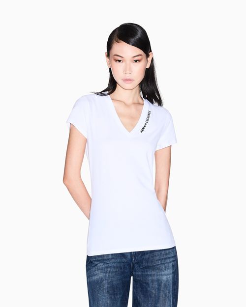 Playera slim corte con logo