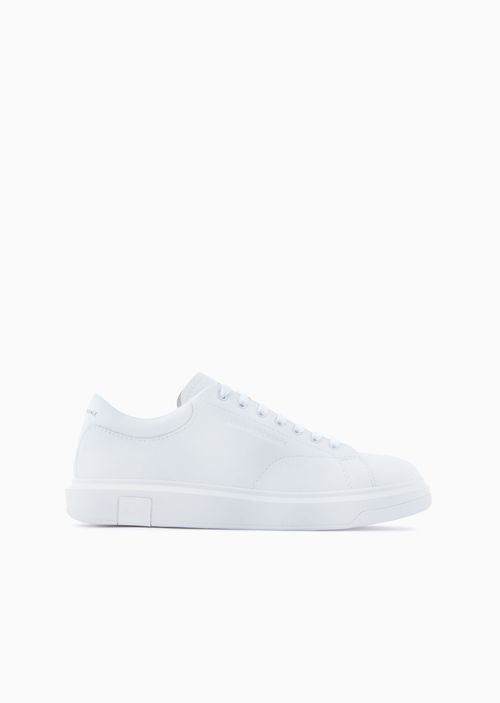 Tenis deportivas de piel