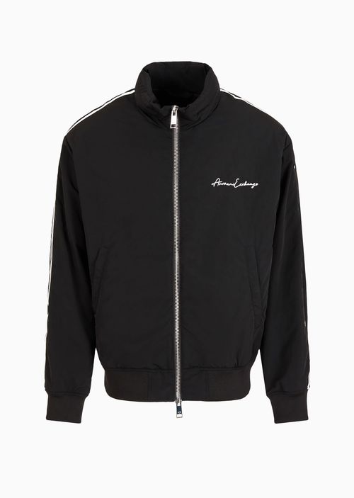 Chamarra con cierre completo y logo en el pecho