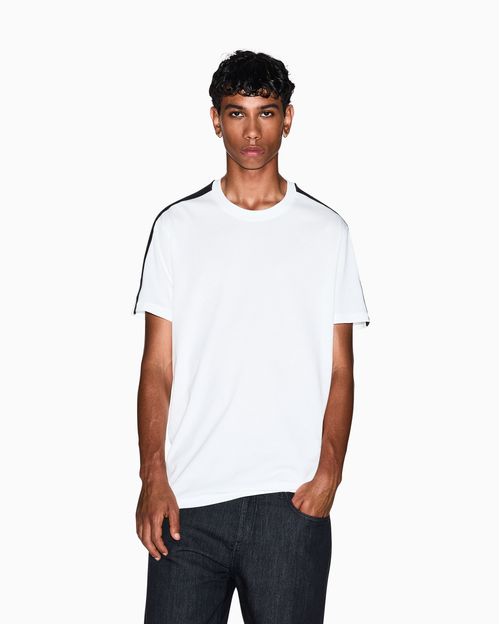 Playera corte regular con cinta en contraste
