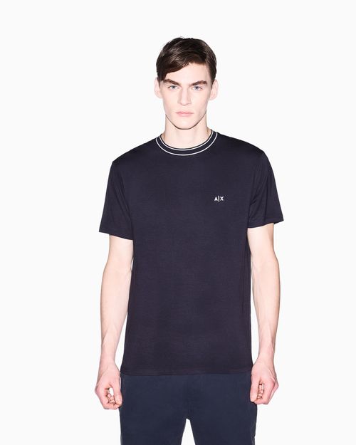 Playera de corte ajustado en tejido técnico