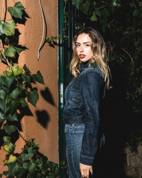 ISL_instagramSliderSection_1763531470282